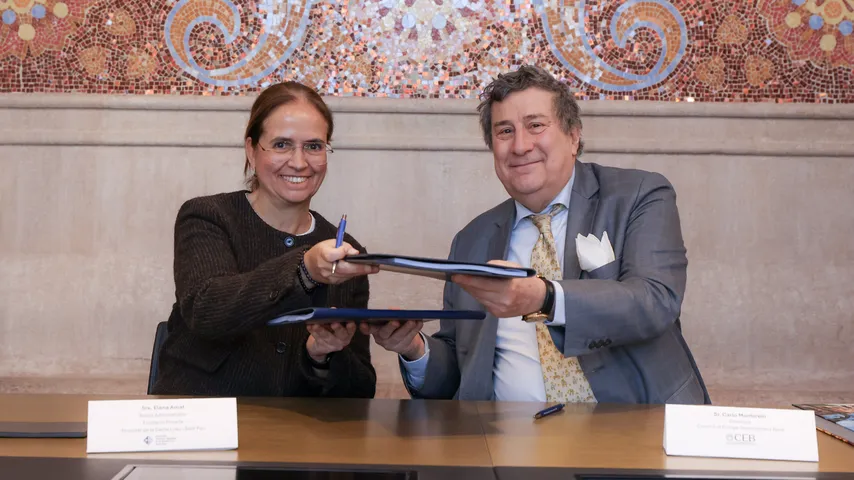 Signing ceremony_GV_st Pau