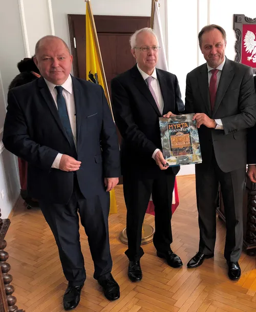 Le Gouverneur Mieczysław Struk, le Gouverneur Wenzel et le Vice-Gouverneur Wiesław Byczkowski