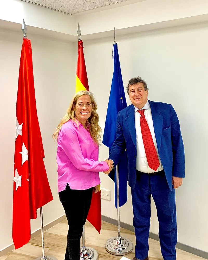 GV Monticelli and Regional Minister Rocio Albert - EN