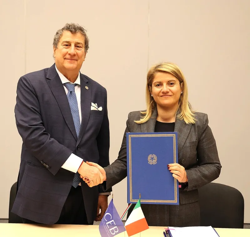 Le Gouverneur Monticelli et la Sous-secrétaire d'État italienne Maria Tripodi