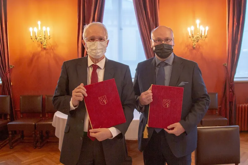 Le Gouverneur Wenzel et le Directeur de Tampere City Group, Juha Yli Rajala