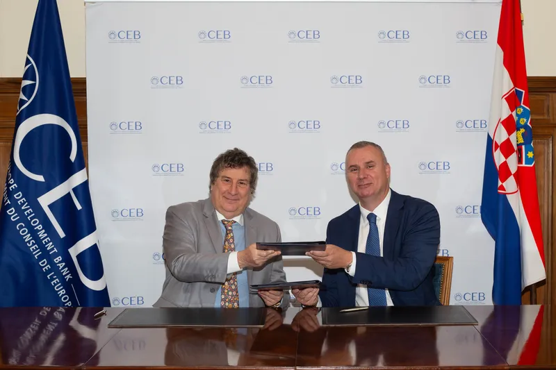 Le Gouverneur Monticelli et Hrvoje Čuvalo, Président du Conseil d'administration de HBOR © CEB/A.Carmichael