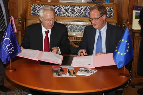 2013-septembre Signature Commission