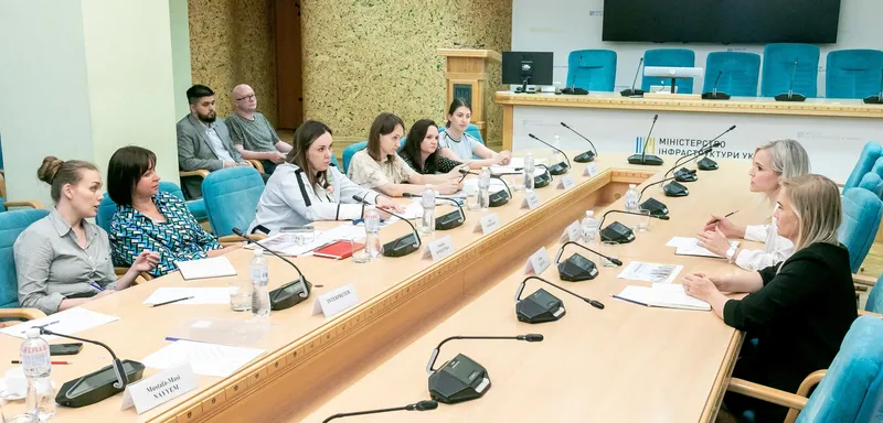 Representatives from the Ministry for Communities, Territories and Infrastructure Development of Ukraine (Ministry of Restoration) and CEB’s Jasmina Glisovic and Diana Bertjē