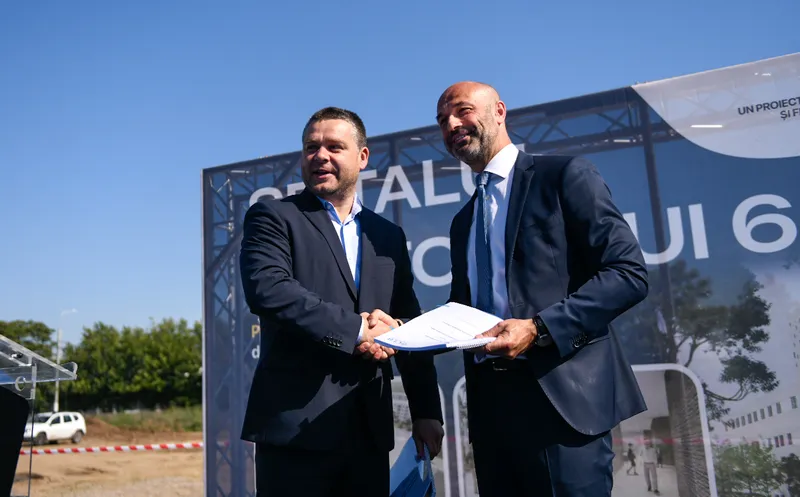 Ciprian Ciucu, Maire du Secteur 6 de la Municipalité de Bucarest et Tomáš Boček, Vice-Gouverneur de la CEB