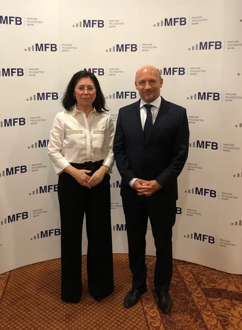 Rosa Sánchez-Yebra and Tamás Bernáth