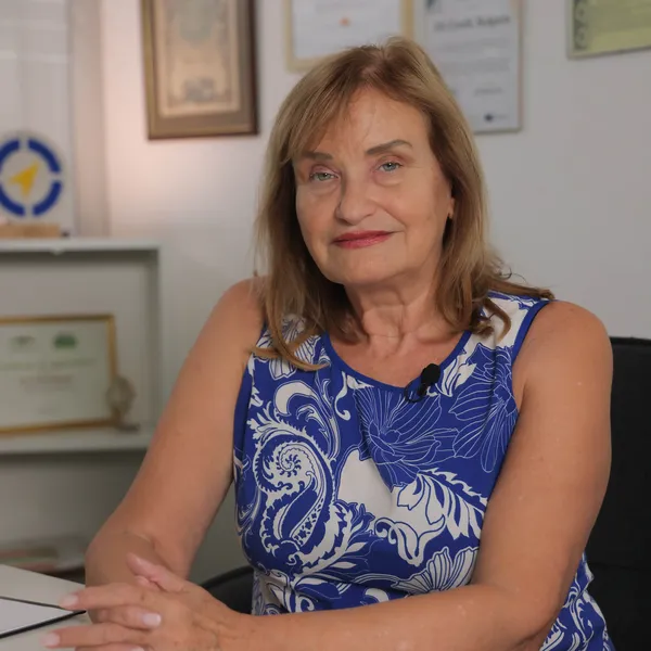 Raina Timcheva, Chargée de prêts, SIS Credit